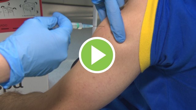 Menores de 55 años contagiados de Covid esperarán 6 meses para recibir vacuna