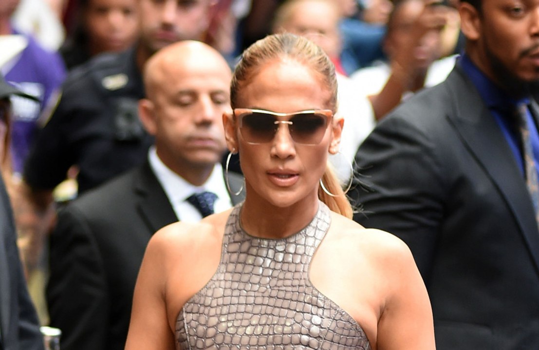 Jennifer Lopez desabafa sobre crises de ansiedade no início da pandemia