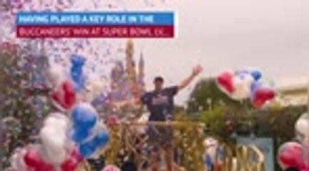 Gronk goes to Disney World!