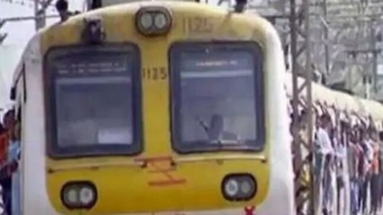 Youth performs stunt on Mumbai's local train