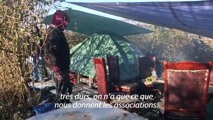 Avec le froid et la neige, les migrants de Calais vivent "un enfer"