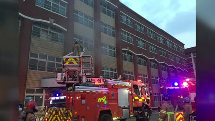 부천 고등학교에서 불...30여 분 만에 진화 / YTN