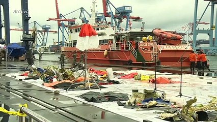 "Anomalía" en aceleradores centra investigación de accidente de Boeing en Indonesia