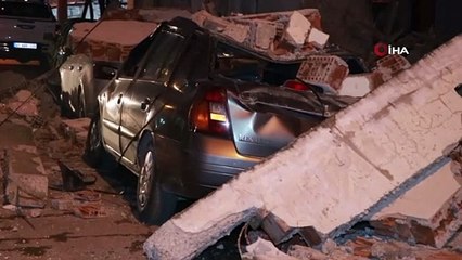Gördükleri manzara karşısında şoke oldular...Park halindeki otomobillerin üzerine beton düştü