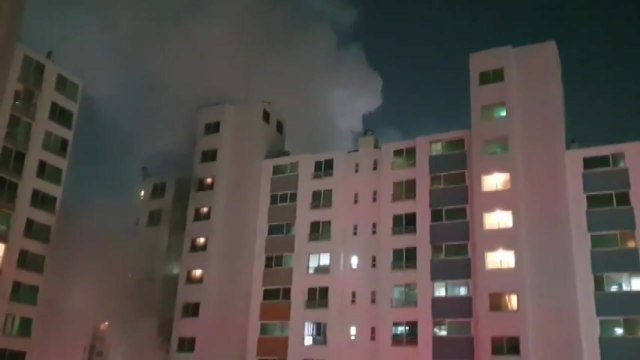 고양시 아파트서 불...주민 20여 명 연기 흡입 / YTN