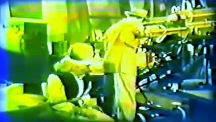 MARTE INVADE A TERRA CP10 DUBLADO THE PURPLE MONSTER STRIKES (1945)