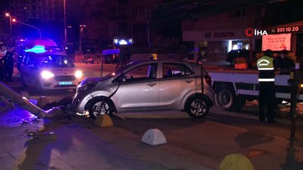 Kaza yapan sürücü kız arkadaşının yaralandığını görünce gözyaşlarına hakim olamadı