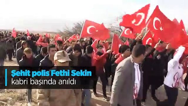 Şehit polis Fethi Sekin kabri başında anıldı