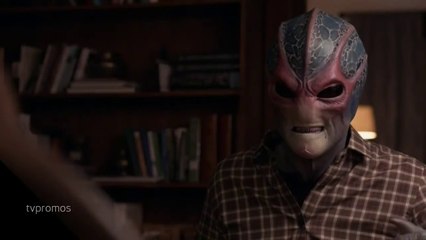 Resident Alien S01E04 Birds of a Feather