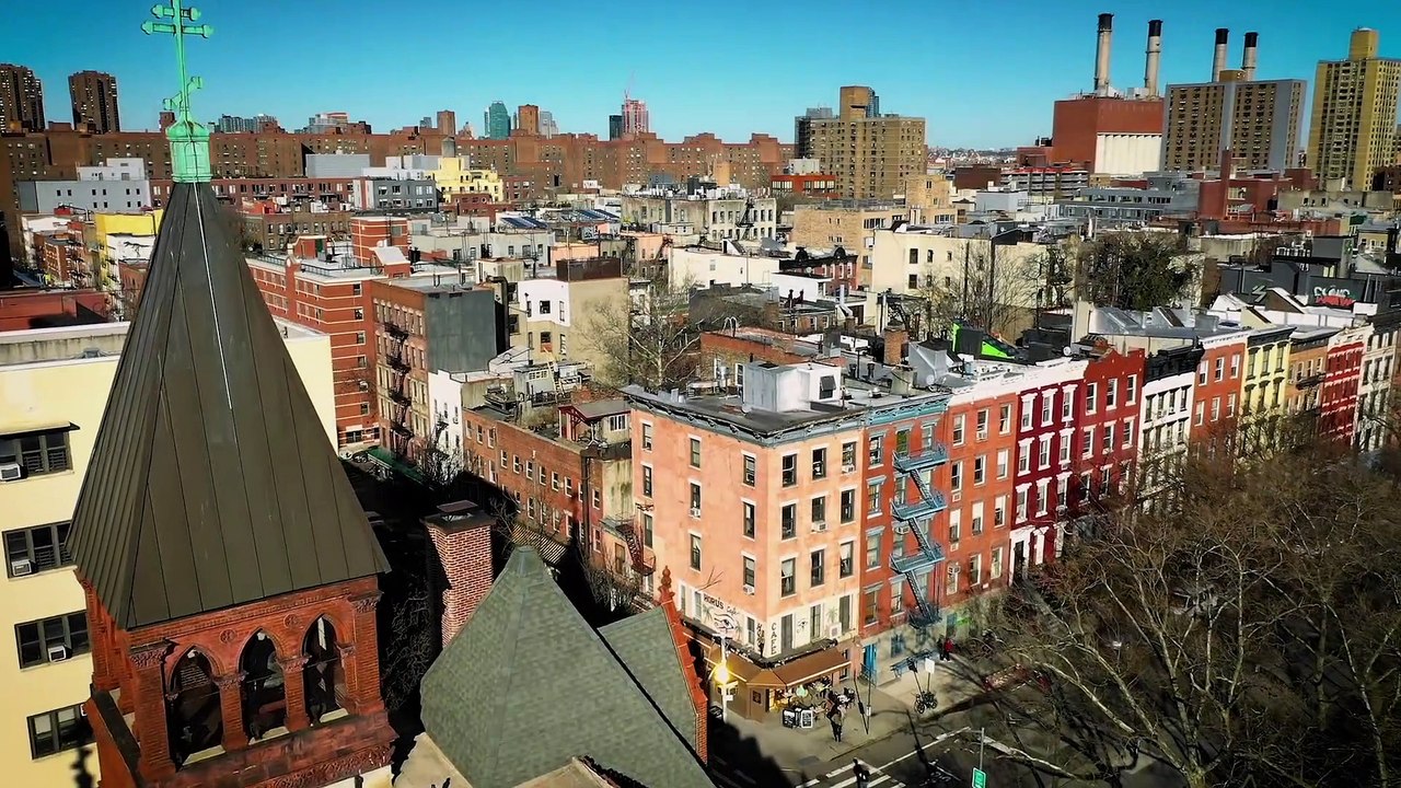 Anton Circling Home Trailer