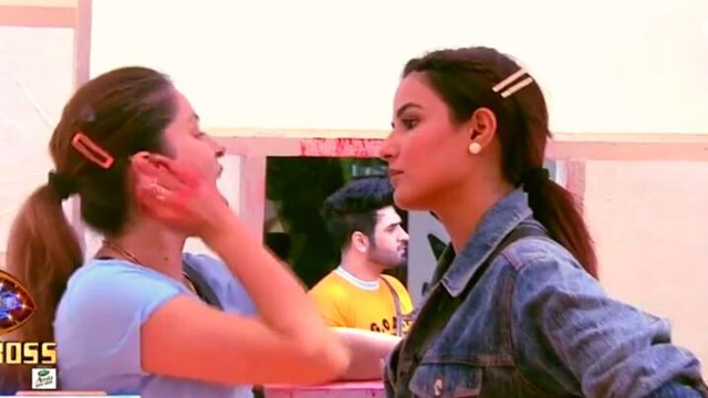 Bigg Boss 14 Promo; Jasmin Bhasin Ugly Augment with Rubina Dilaik | FiliBeat
