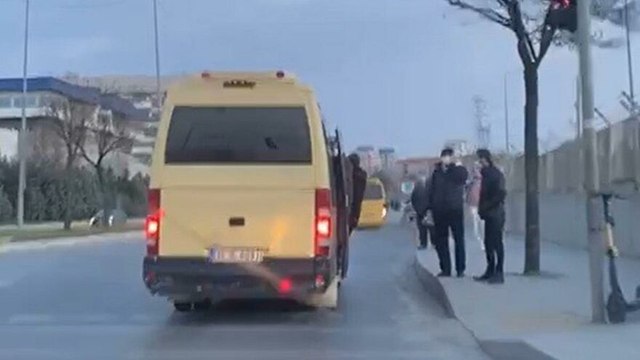 Başakşehir'de minibüste sosyal mesafesiz yolcu taşımacılığı pes dedirtti