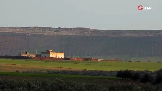 YPG'li teröristler hendek nöbetinde!