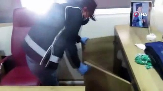 Bursa’da lüks otomobillerin yedek parçalarını yurt dışından kaçak getirerek satan şüpheliler yakalandı