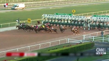 Bilincini kaybeden jokeyin yardımına arkadaşı koştu