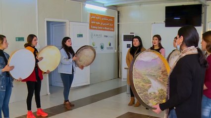 الإيزيديات الناجيات من داعش يؤسسن فرقة آشتي الموسيقية