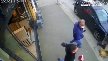 Deprem anı kamerada! Korku ve panikle dışarı kaçtılar