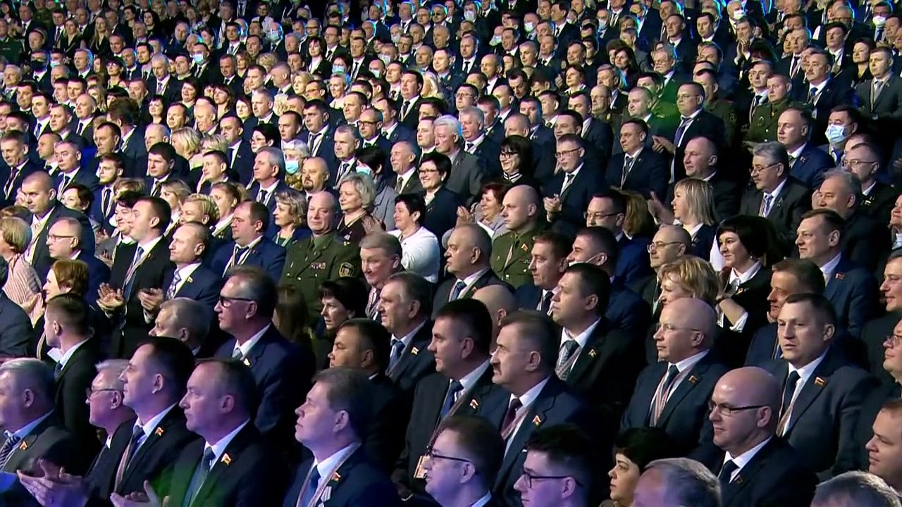 Lukashenko reúne apoiadores