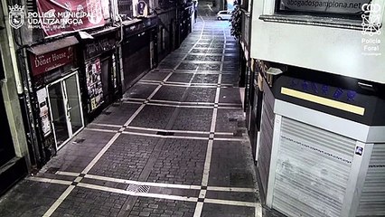 Imágenes captadas por las cámaras de Pamplona con el vehículo conduciendo a gran velocidad