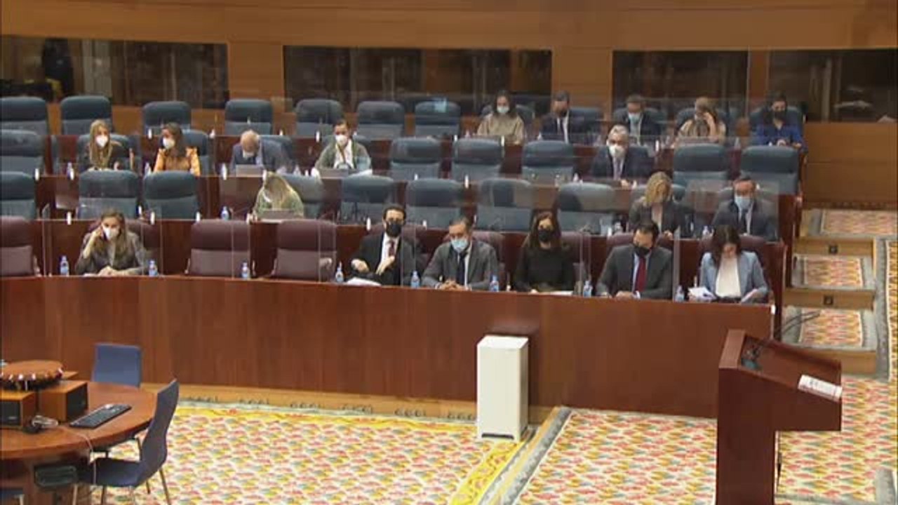 Ayuso a Isa Serra: "Entre el señor López y usted, la diferencia es que usted está condenada"