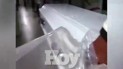 Fuerte enfrentamiento entre familiares de joven asesinado y policías en Santiago