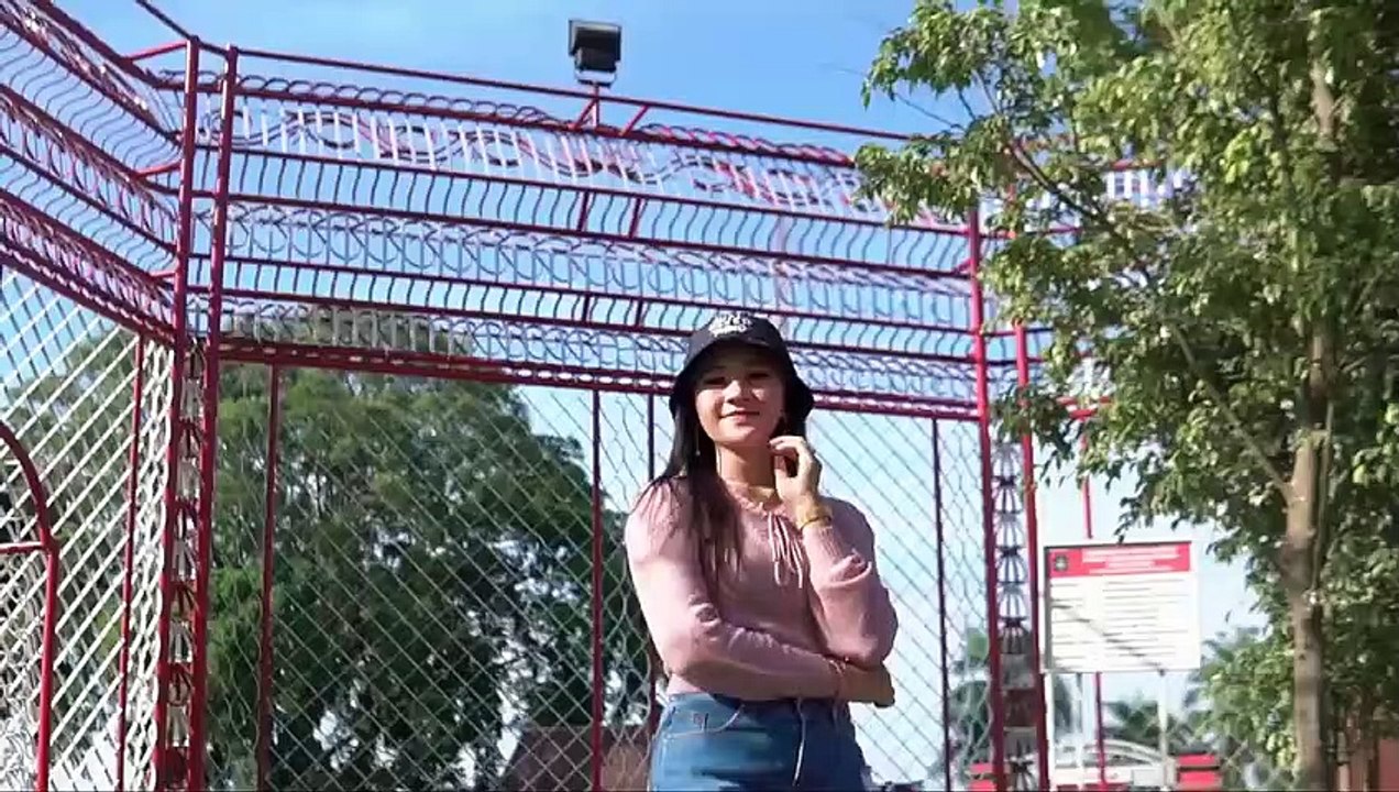 DJ OPLOSAN DIVANA PROJECT SLOW BASS FEAT YEYEN NOVITA