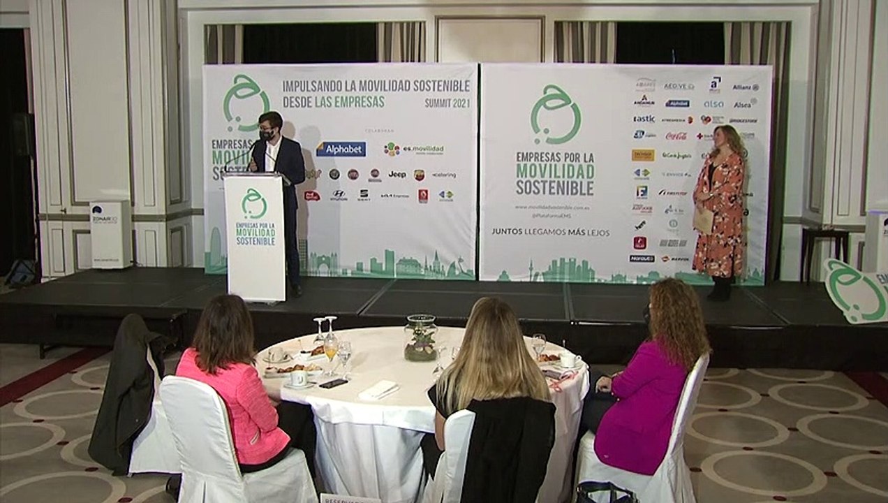 Expertos debaten sobre el futuro de la movilidad sostenible