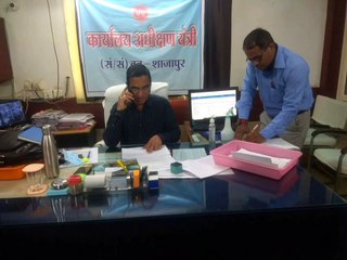 अधीक्षण यंत्री द्वारा दूरभाष पर विद्युत उपभोक्ताओं से किया गया संवाद