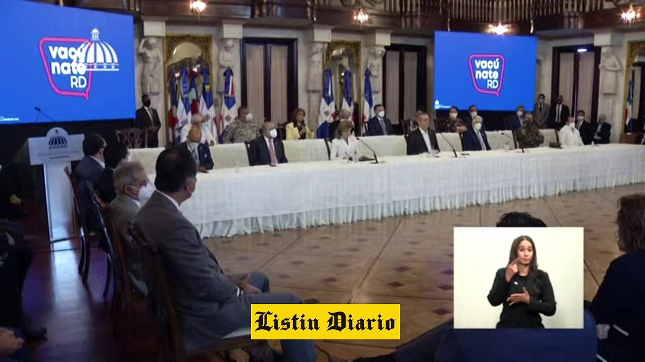 Abinader advierte a empresarios evitar estafas con promesas de comercialización de vacunas