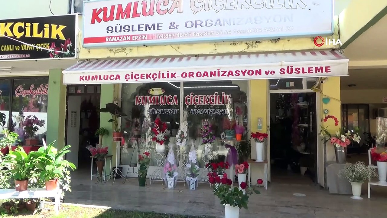 Bin 400 kilometre uzaktaki asker eşinden gül alan Ecem Ezgi Ercan:“Vatan sevdasının arasına bizim sevgimizi de ekledi”