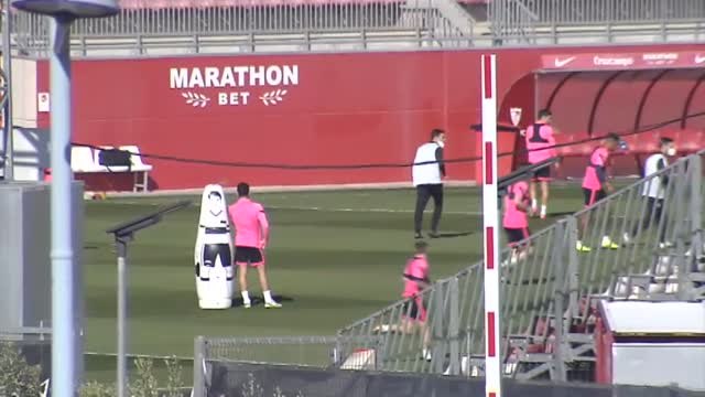 El Sevilla prepara a conciencia el partido de Champions ante el Borussia Dortmund