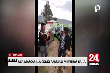 Huancayo: mujer baila usando mascarilla como pañuelo y causa indignación
