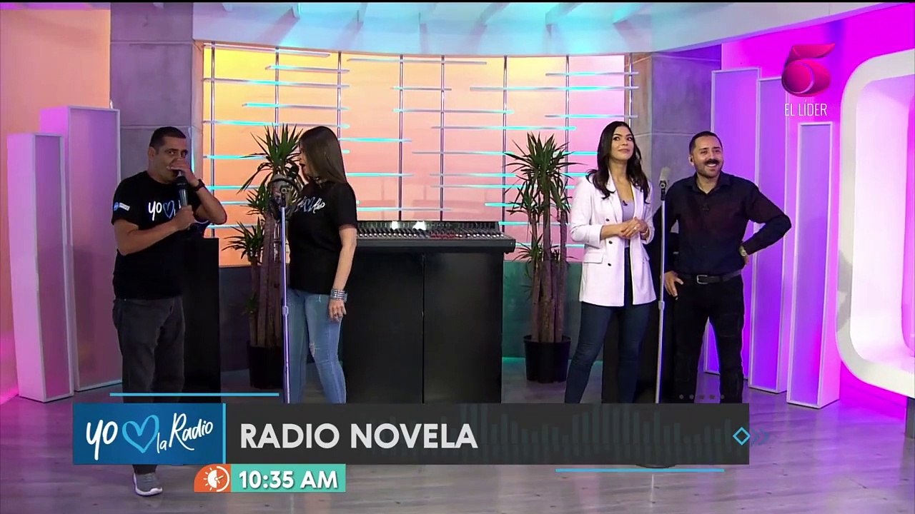 Presentadores de Televicentro y Emisoras Unidas...