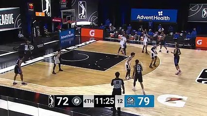 Mamadi Diakite with the huge dunk!
