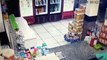Câmera de segurança registra  ação de bandidos em loja de bebidas no Periolo
