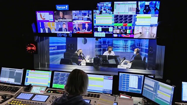 Jean-Marie Le Pen : Dans mes bras mon Gérald, tu es le fils que je n'ai jamais eu (Canteloup)