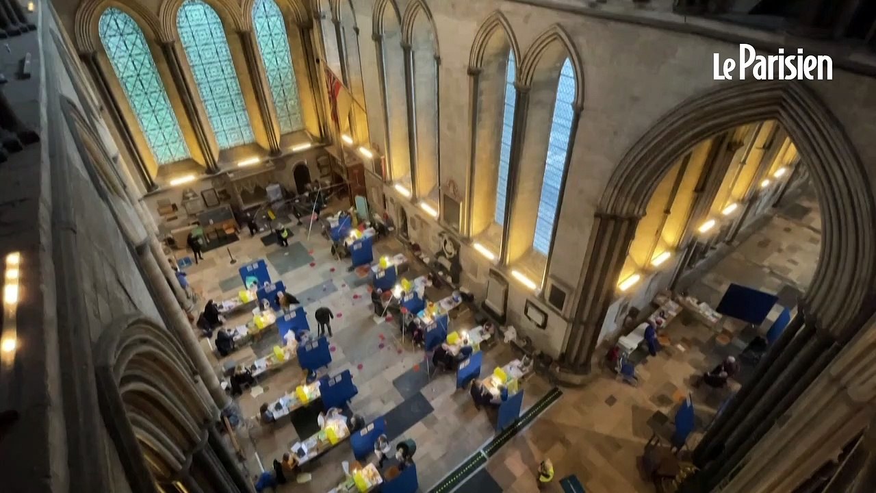 Cathédrale ou parc d’attractions... Les centres de vaccination investissent des endroits insolites