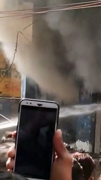 इलेक्ट्रॉनिक की दुकान में लगी आग, लाखों का इलेक्ट्रॉनिक सामान जलकर हुआ खाक
