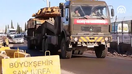 Suriye sınırına askeri sevkiyat sürüyor