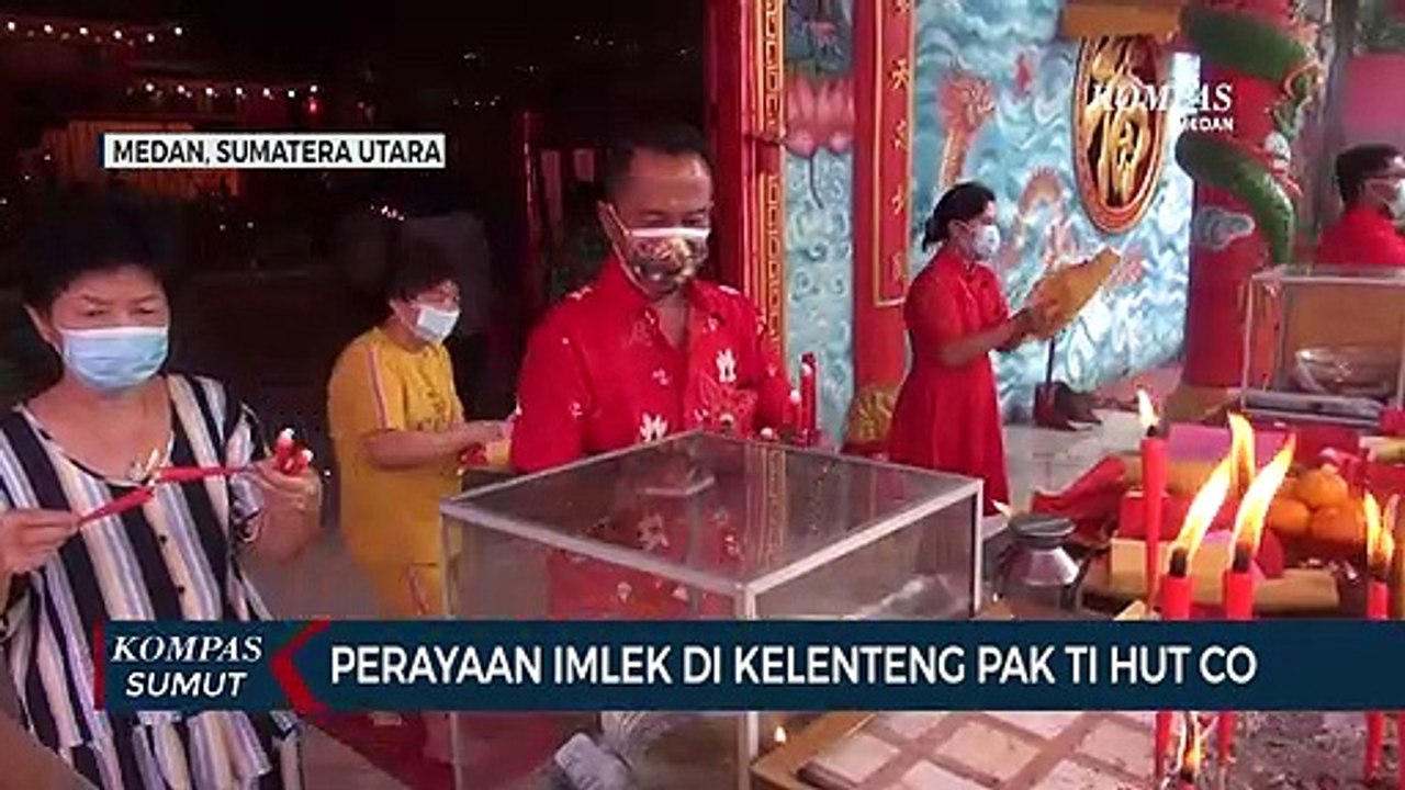 Perayaan Imlek di Kelenteng Pak Ti Hut Co