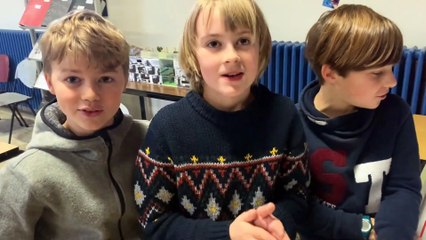 Les écoliers programment un robot 1