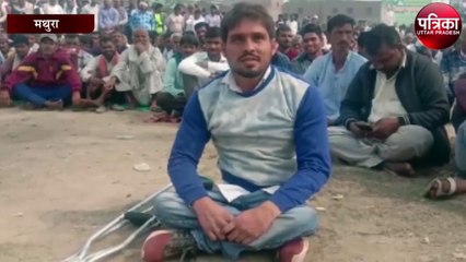 राष्ट्रीय लोकदल की पंचायत में इस तरह हुआ मनोरंजन का कार्यक्रम