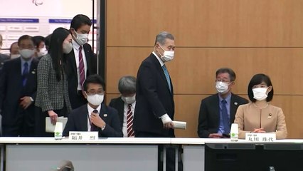 Renunció presidente de los Juegos de Tokio tras comentarios sexistas