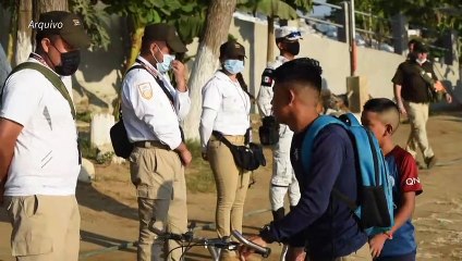 EUA vão começar a admitir migrantes que aguardam na fronteira