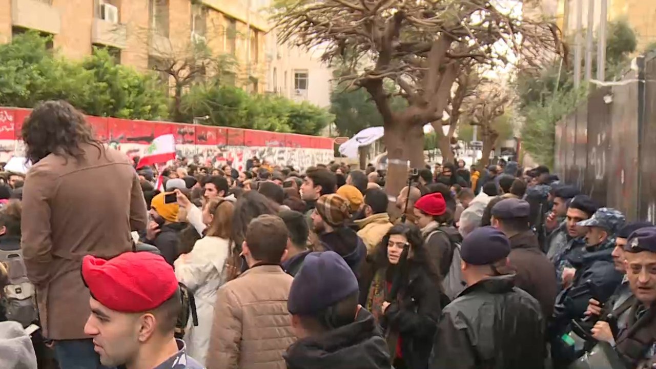 الفساد المستشري بالإدارات الرسمية يكلف لبنان خس...