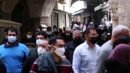 Filistinliler koronavirüs karantinasından sonraki ilk cumada Mescid-i Aksa’ya akın etti