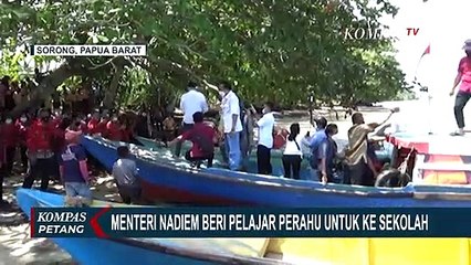 Menteri Nadiem Beri Perahu untuk Pelajar Sekolah di Sorong Kepulauan