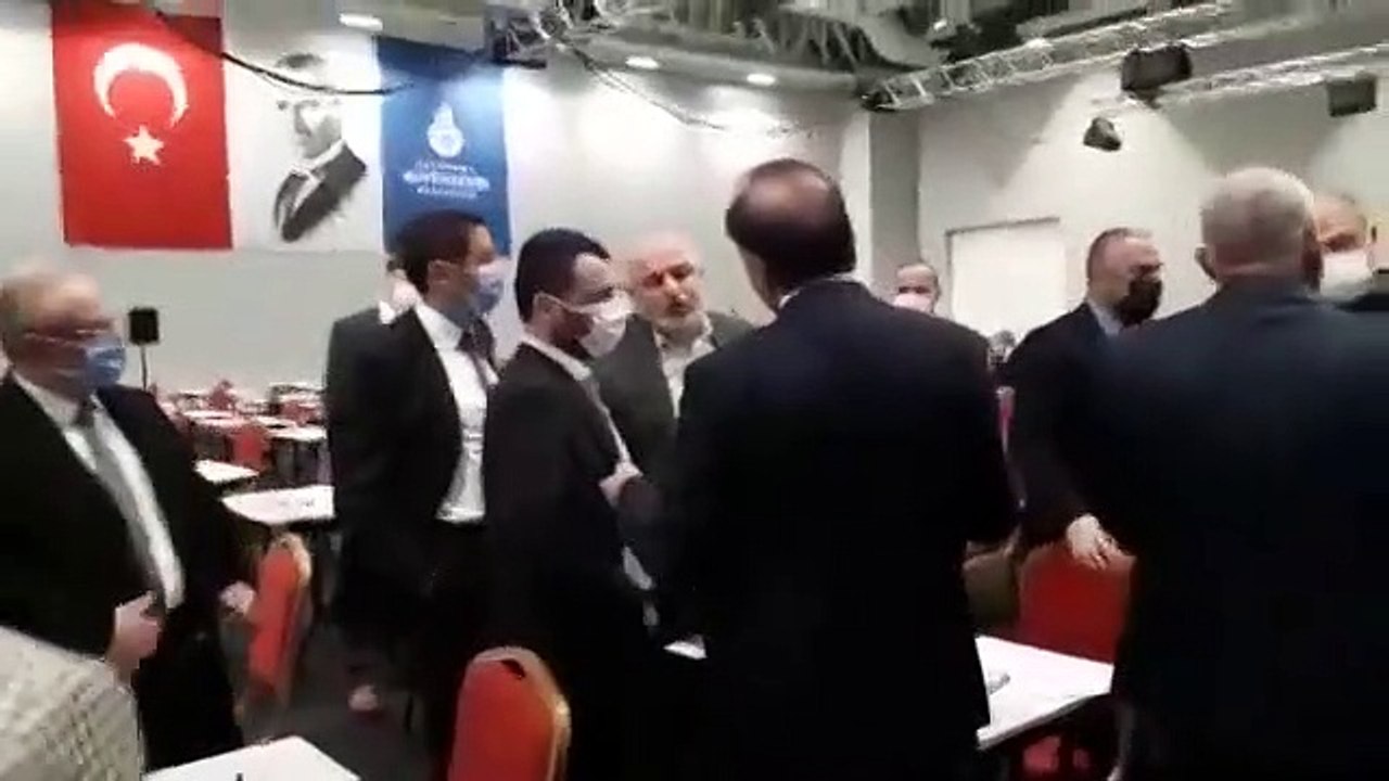 İBB Meclisi'nde AK Parti ve CHP'li üyeler arasında gerginlik