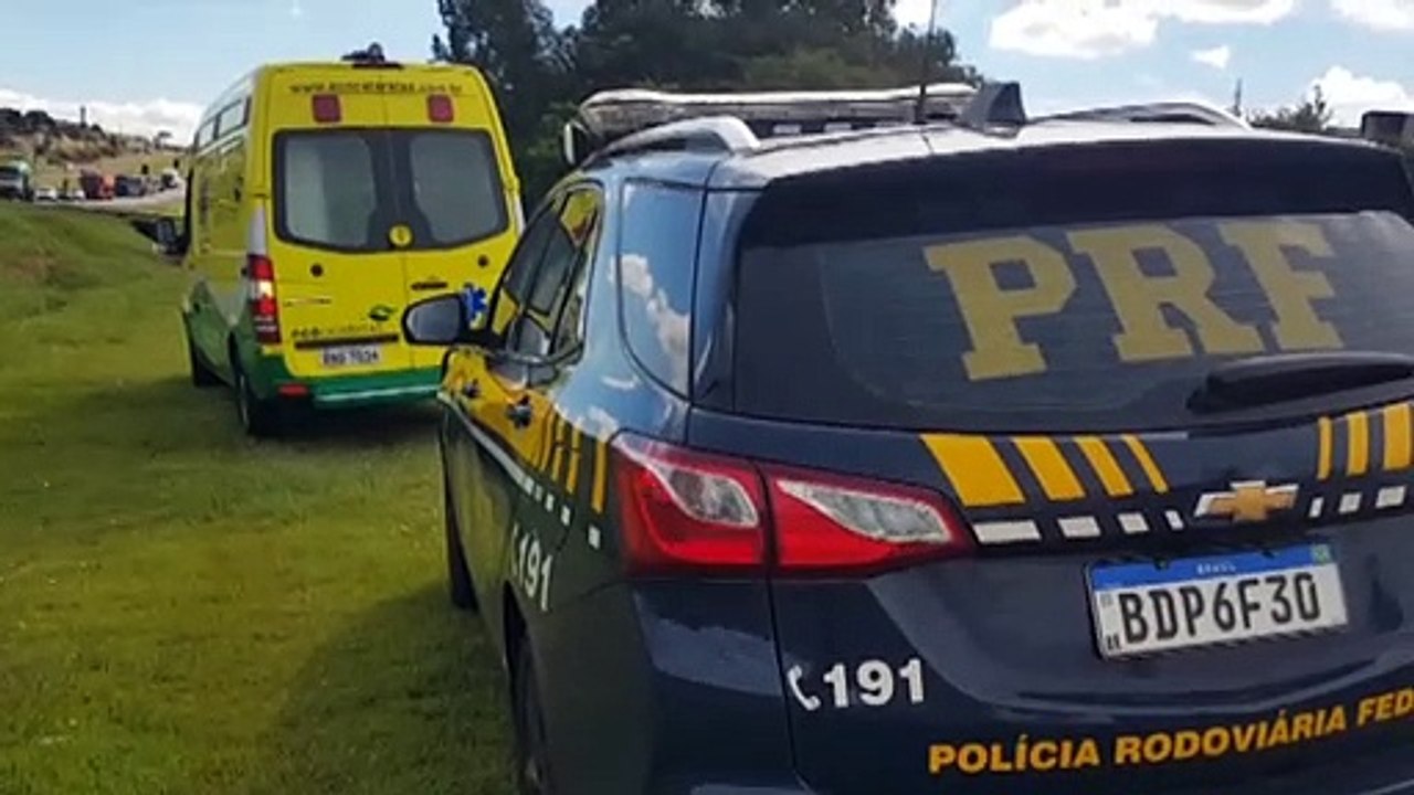 Ciclista fica ferido em acidente com carro na marginal da BR-277, na Região do Lago