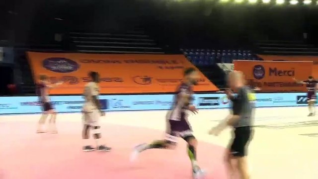 La joie des handballeurs istréens après leur succès contre Dunkerque